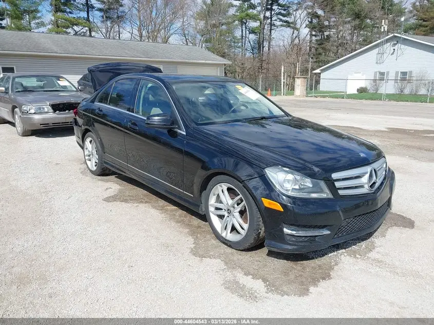 MERCEDES-BENZ C 300 2013. Lot# 44604543. VIN WDDGF8AB5DR286625. Photo 1