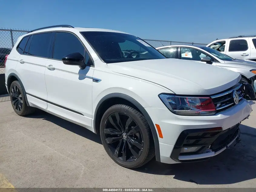 VOLKSWAGEN TIGUAN 2021. Lot# 44504172. VIN 3VV3B7AX9MM092063. Photo 1