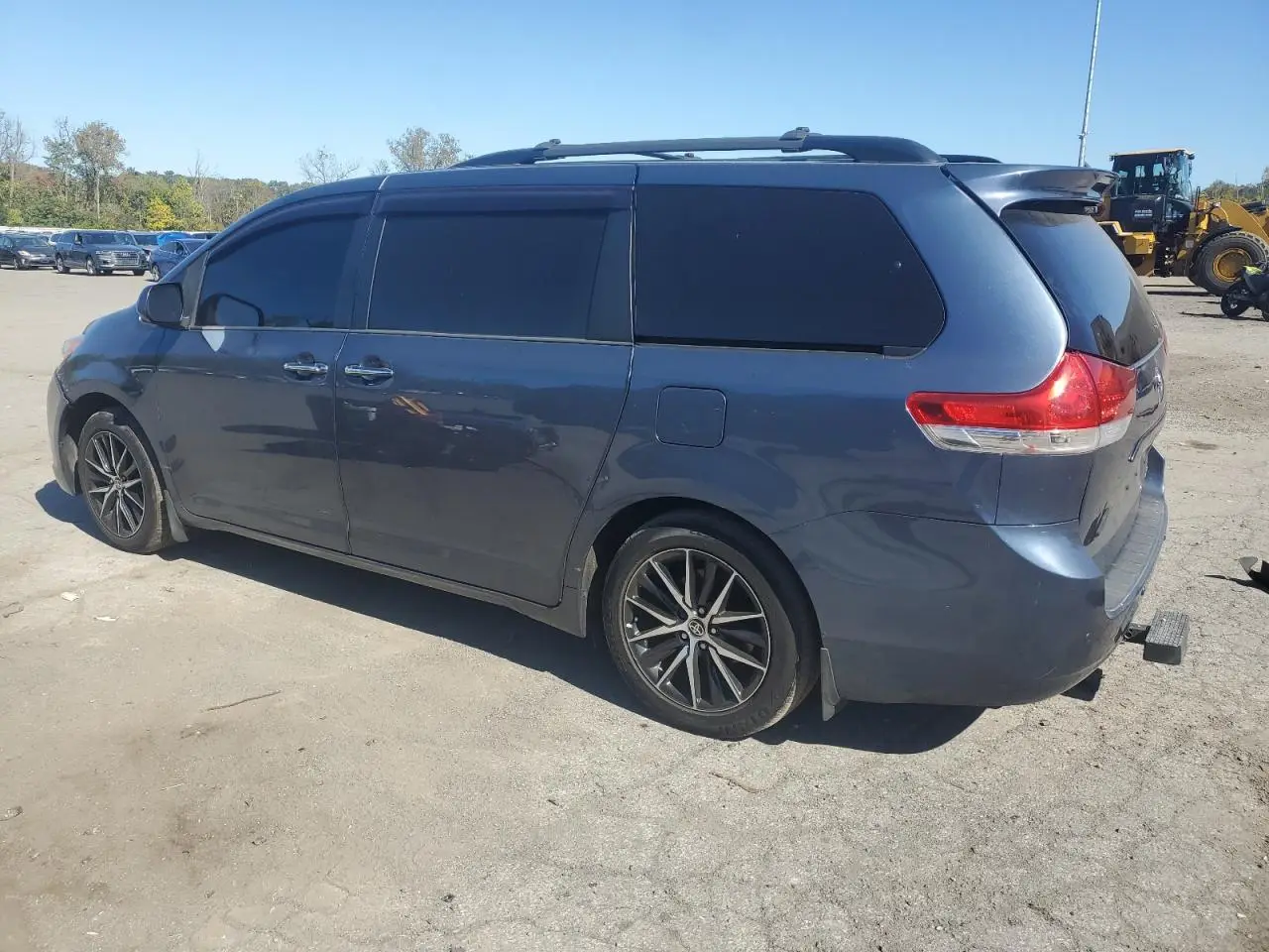 5TDYK3DC6DS394044 TOYOTA SIENNA 2013 BLUE Photo 2