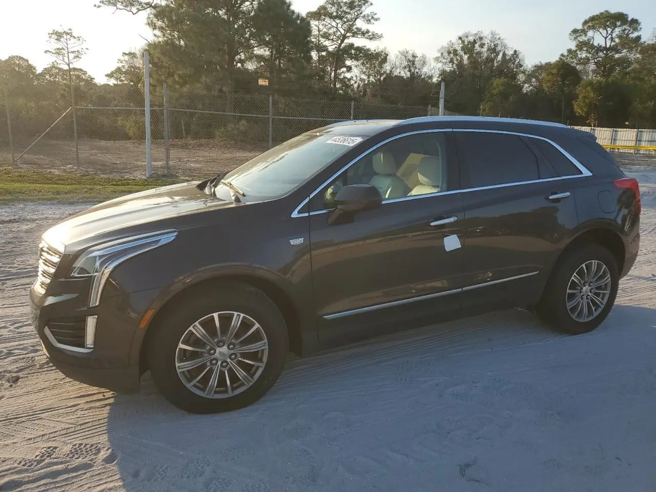 CADILLAC XT5 2017. Lot# 53407045. VIN 1GYKNDRSXHZ267282. Photo 1