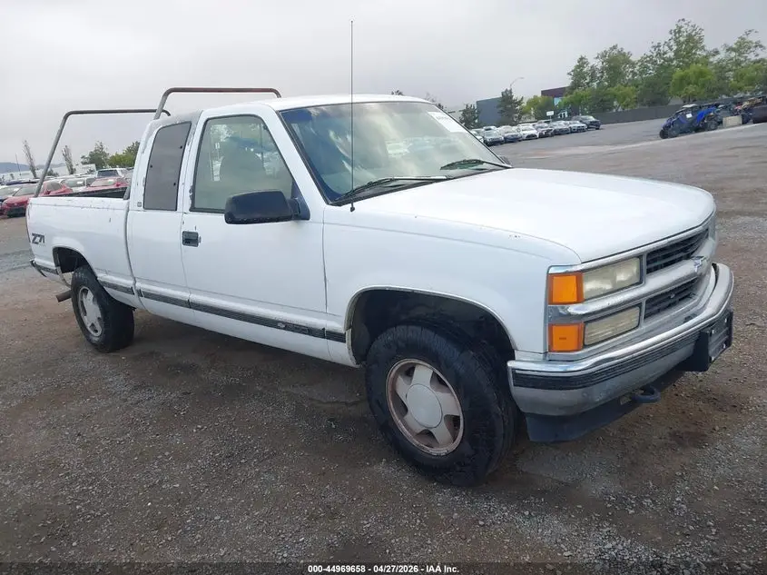CHEVROLET K1500 1997. Lot# 44969658. VIN 2GCEK19R6V1226451. Photo 1