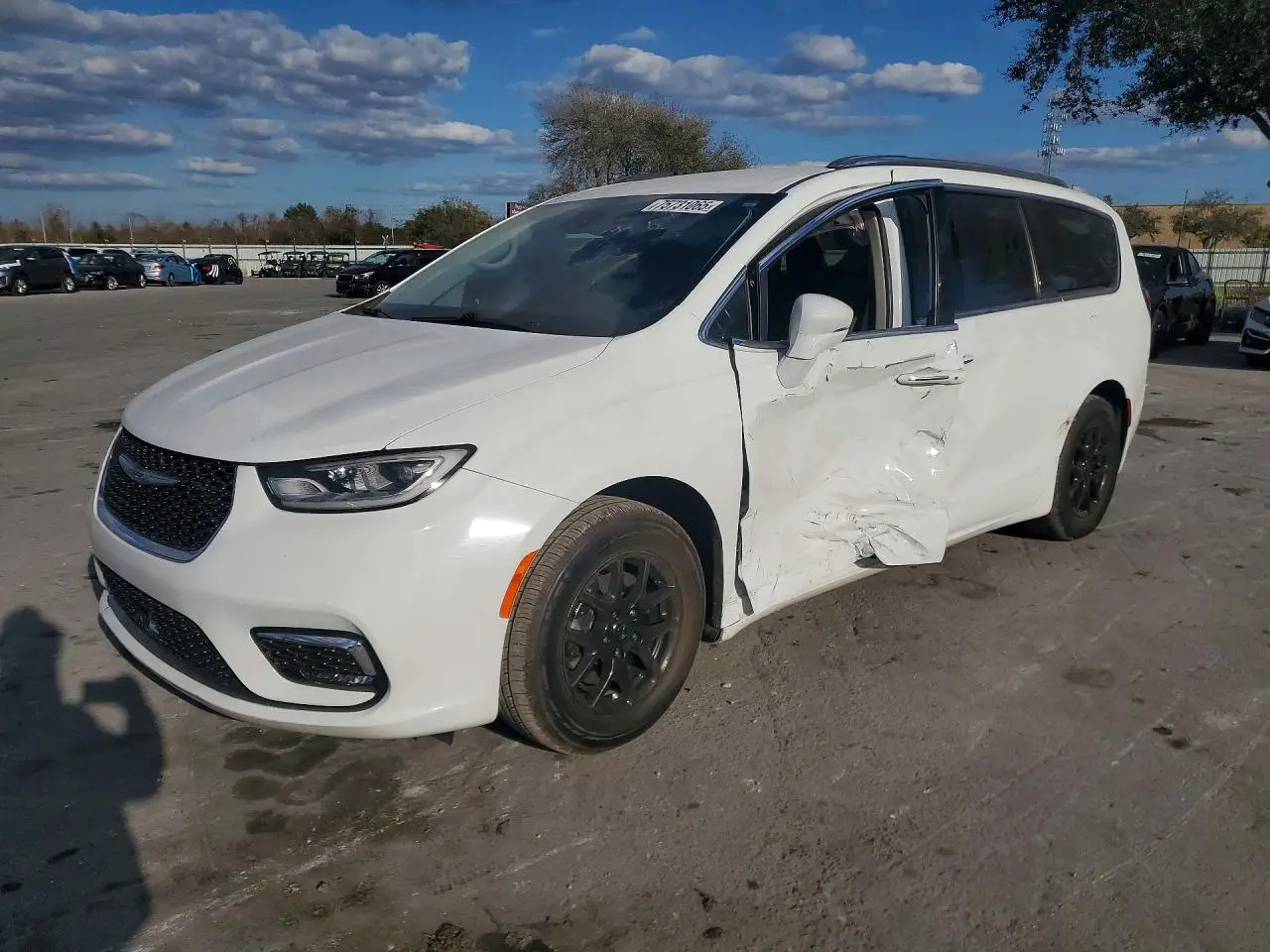 CHRYSLER PACIFICA 2021. Lot# 42068086. VIN 2C4RC1BG3MR596781. Photo 1